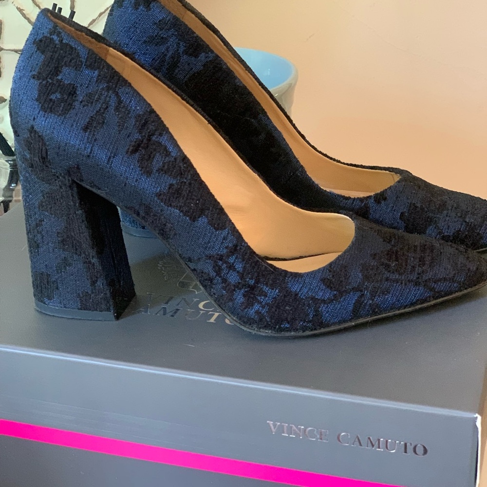 Vince Camuto pumps